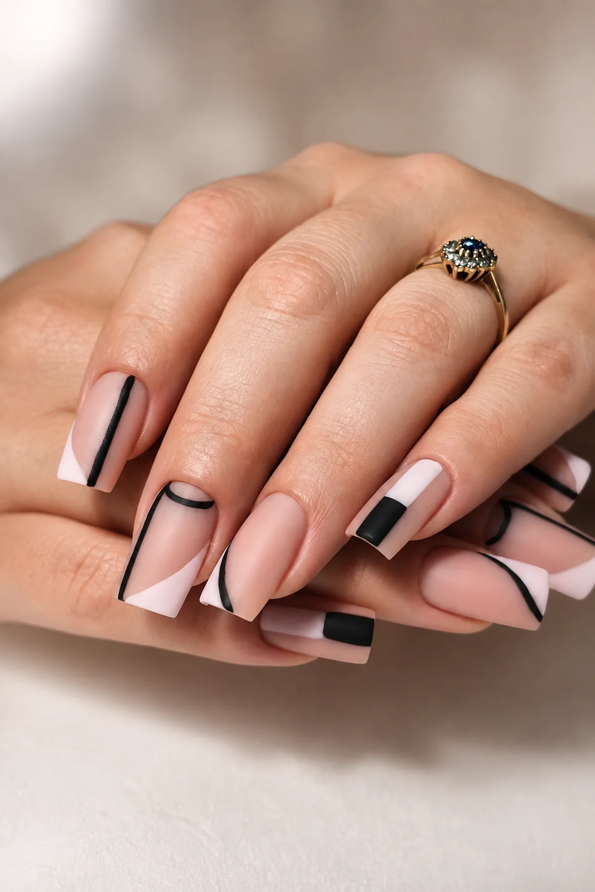 Radny Nails — Minimalistyczne
